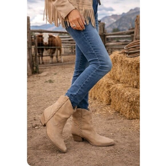 Dolce Vita Shoes - Dolce Vita Koolson Western Faux Leather Cowgirl Rodeo Booties Size 9 Tan